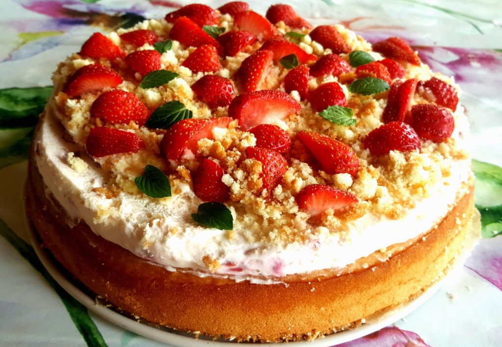 letni biszkopt z truskawkami i mascarpone